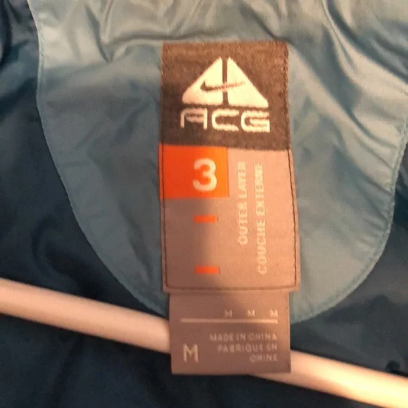 Nike ACG women’s winter coat - Picture 2 of 15